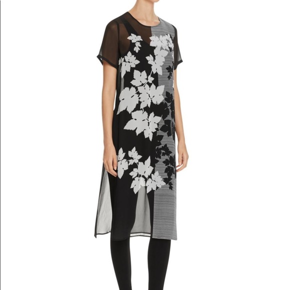 NWOT Vince Camuto Short-Sleeve Floral-Print Tunic, Black/White - Picture 2 of 7